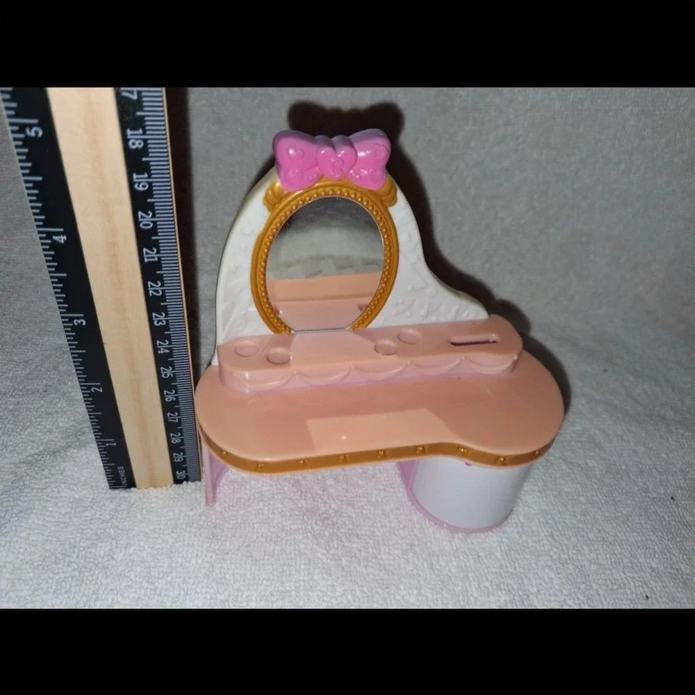 Shopkins Shoppies Vanity Playset with Mirror‎ & Bow Detail Toy Set